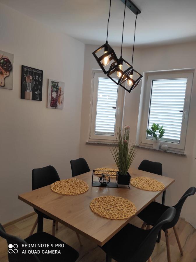 Apartman Branimir Novalja Εξωτερικό φωτογραφία